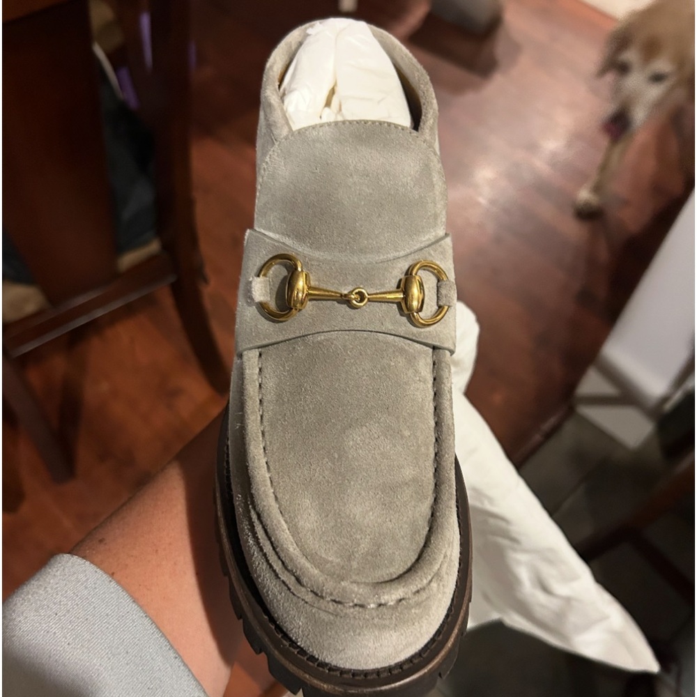 In box never used Gucci shoes. 37.5